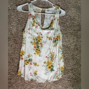 Pretty old navy floral tank
